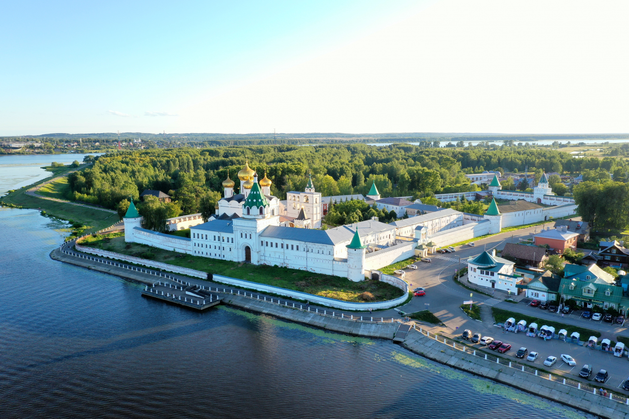 Владимир Путин одобрил предложение Сергея Ситникова о праздновании 700-летия Ипатьевского монастыря