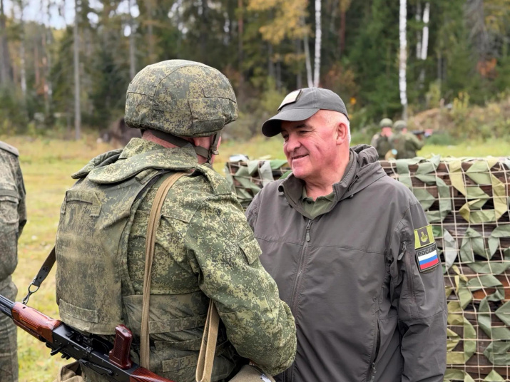Сергей Ситников встретился с новобранцами и инструкторами отряда "БАРС" на полигоне в Песочном