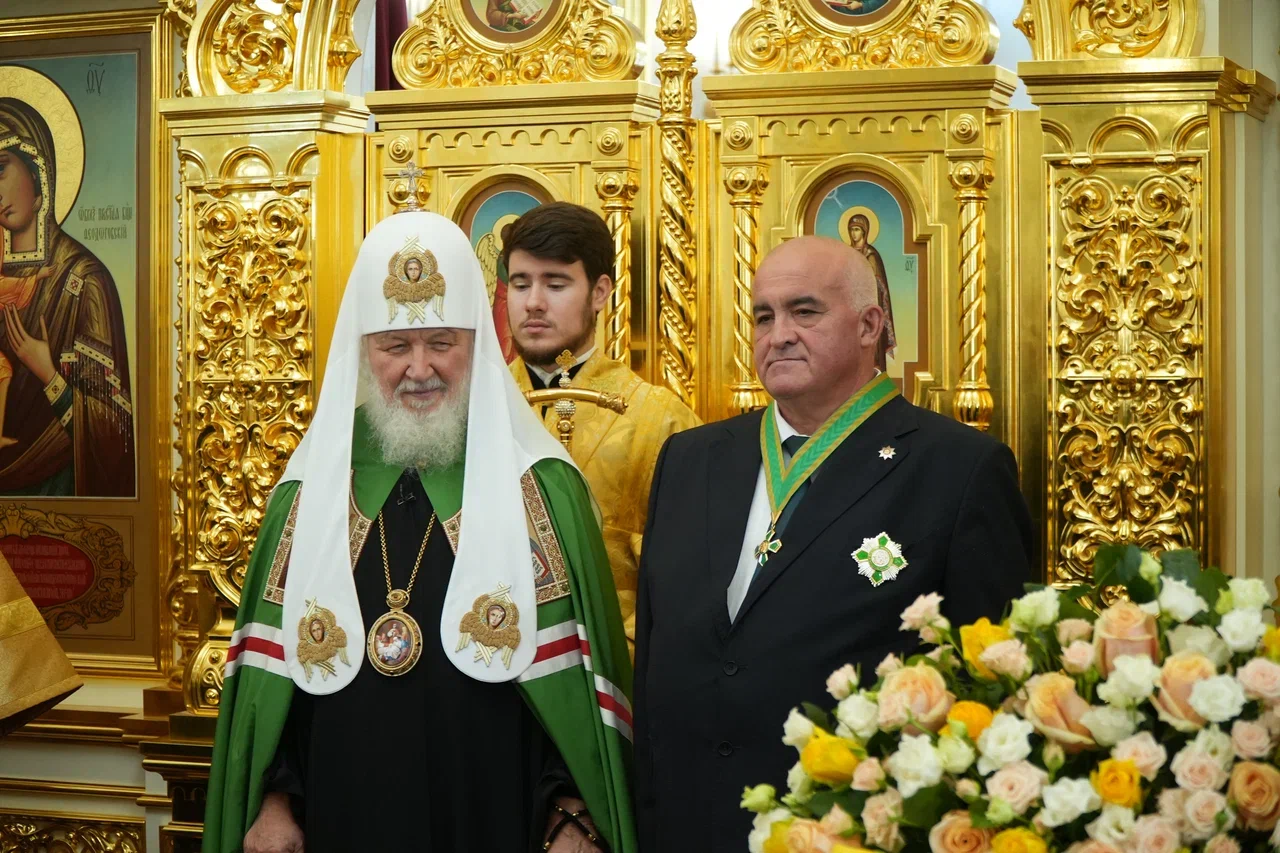 Патриарх Московский и всея Руси Кирилл наградил Сергея Ситникова орденом преподобного Сергия Радонежского
