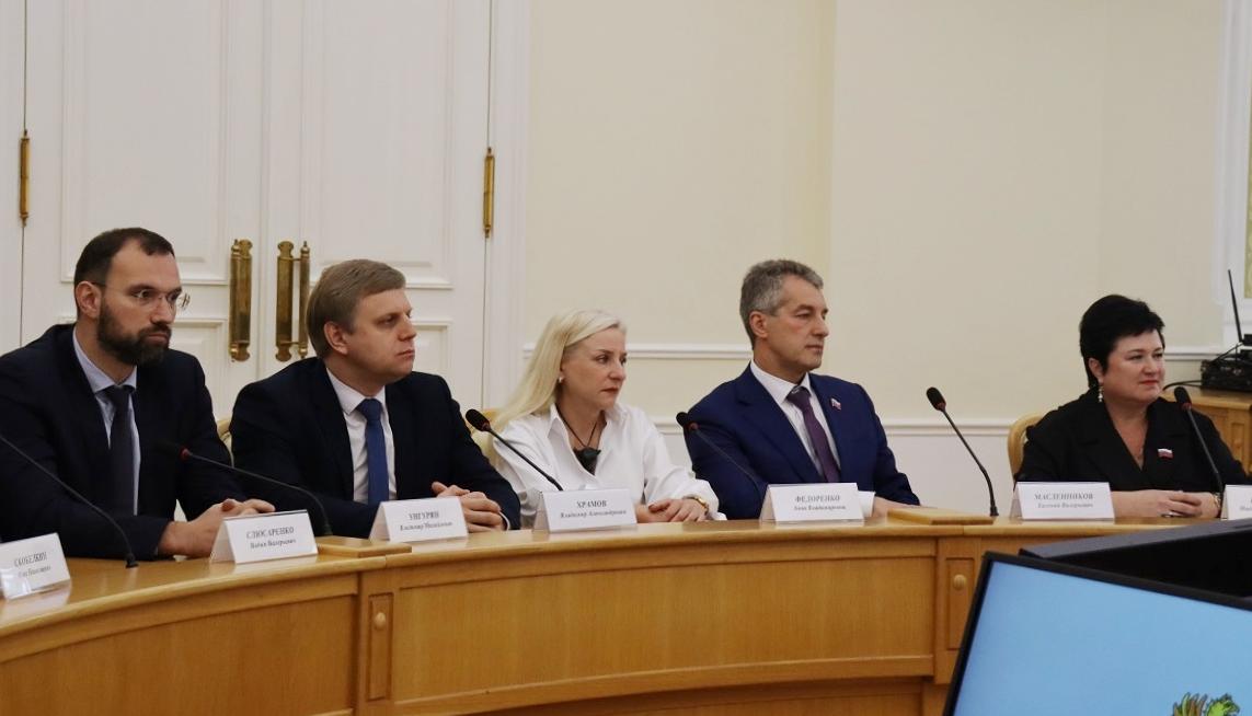 Сергей Ситников призвал избранных депутатов облдумы к продуктивной совместной работе на благо земляков
