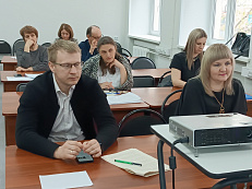 Госслужащие прошли обучение по вопросам взаимодействия органов власти с обществом и средствами массовой информации